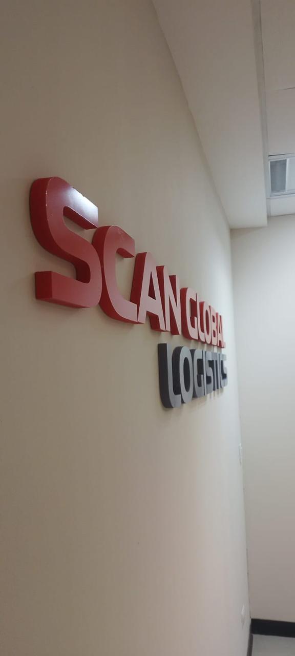 Letrero Scan Global Logistics en trovicel pintado