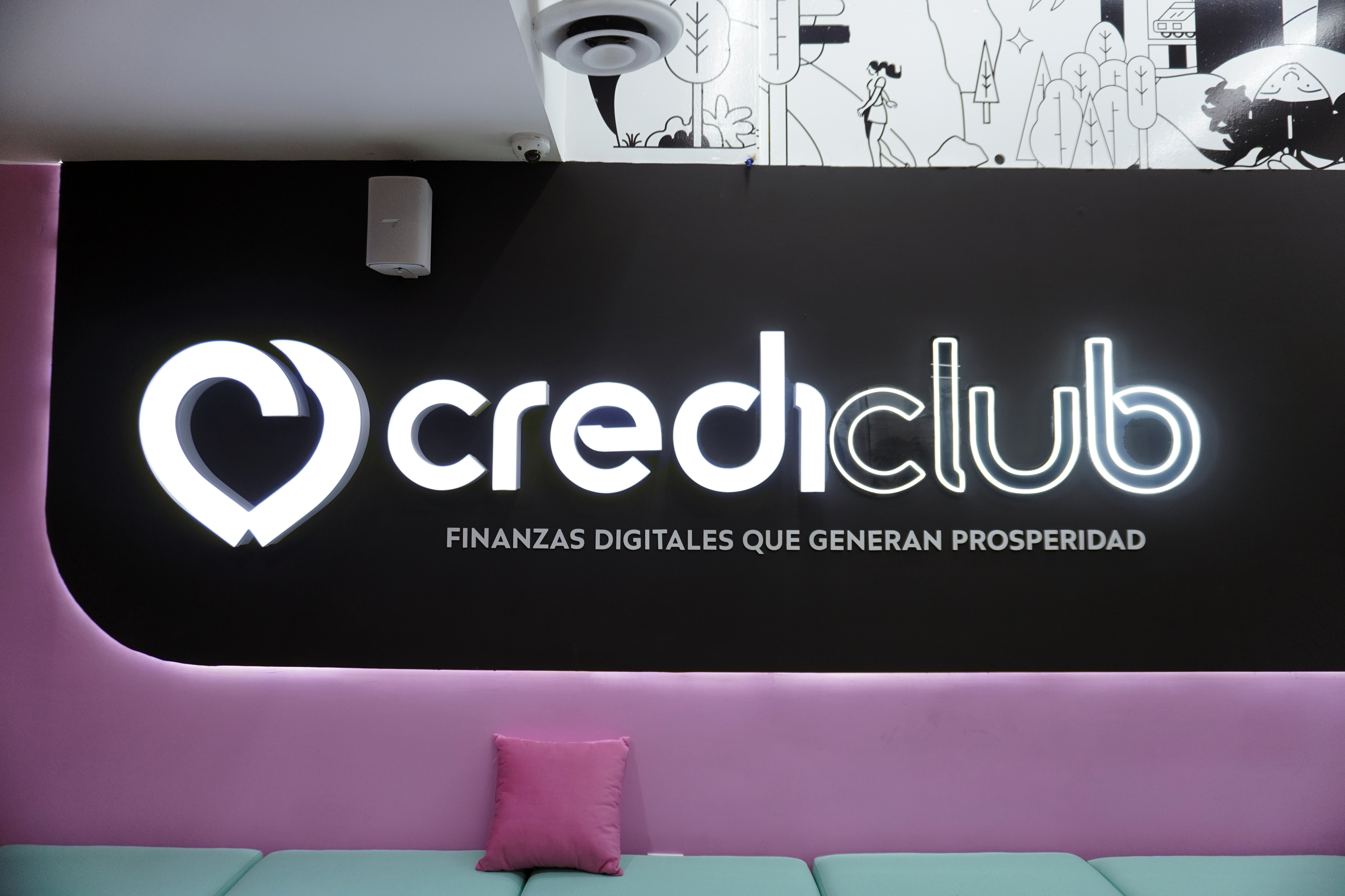 Letrero luminoso Crediclub con LED blanco
