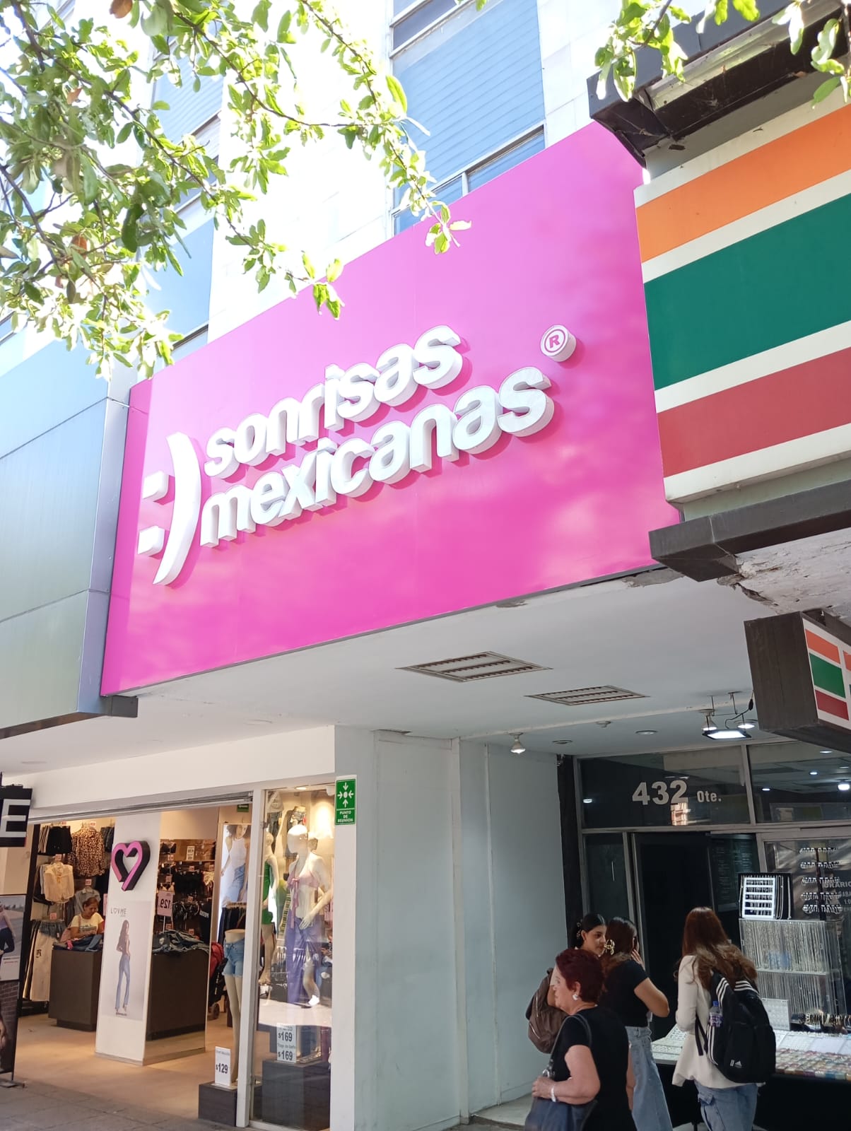 Letrero Sonrisas Mexicanas con LED blanco — vista 2