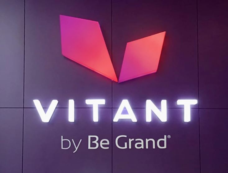 Con Color — letrero Vitant con LED de color