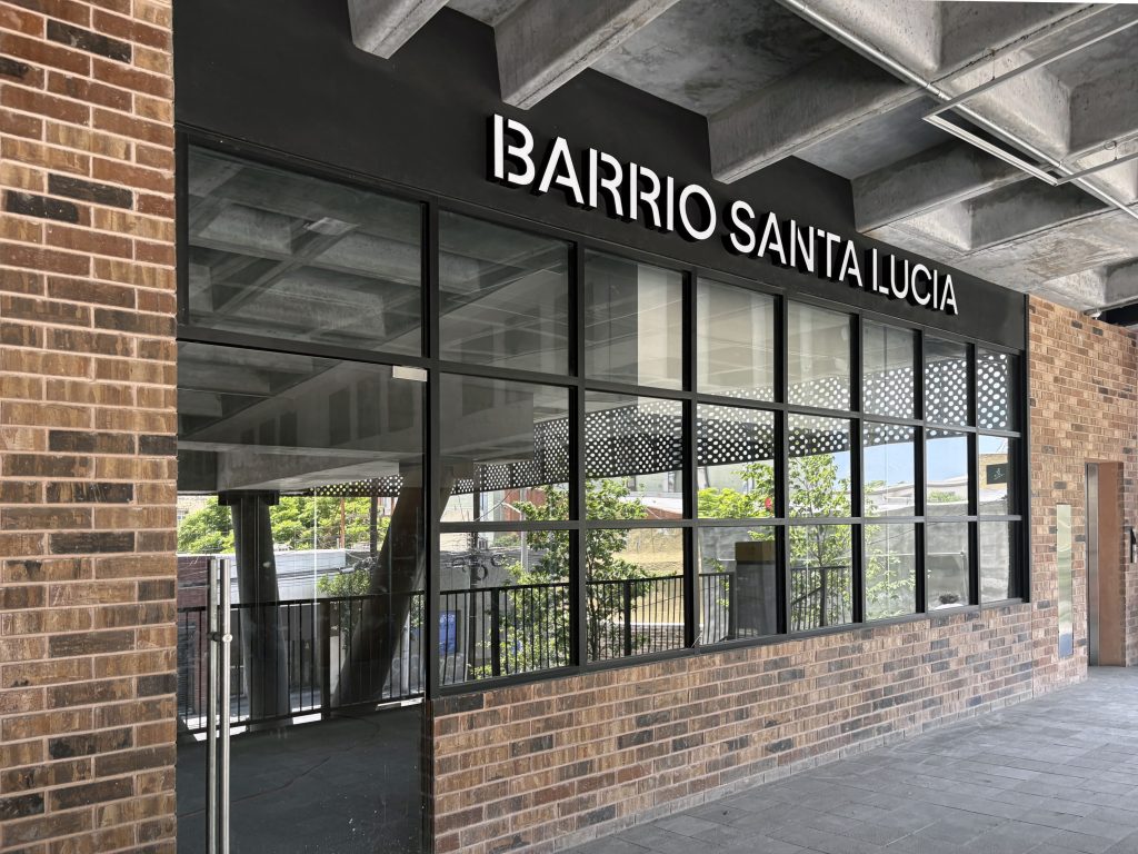 Letrero Luminoso para Negocio 3 Letreros Luminosos BSL y Barrio Sant a Lucia3