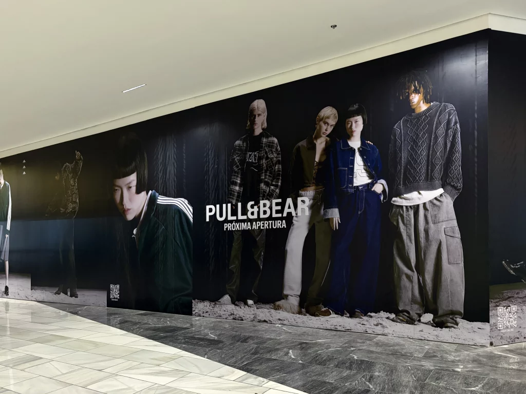 vinil adhesivo en retail